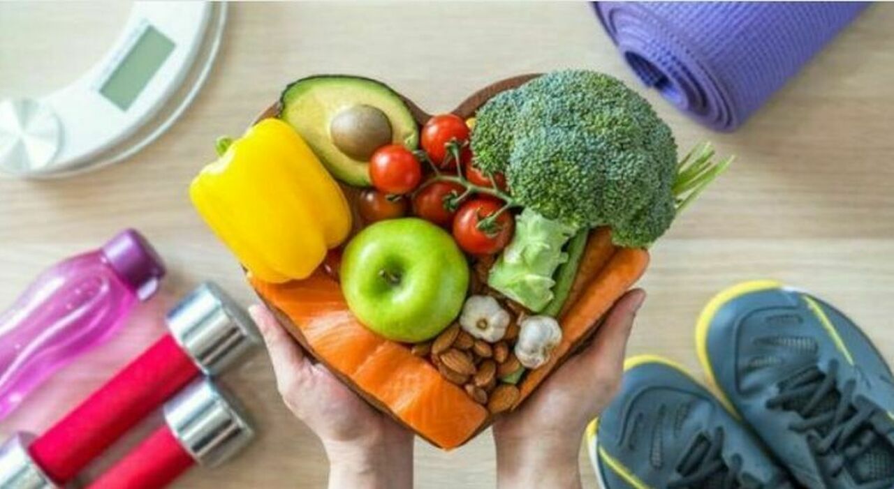 https://statics.cedscdn.it/photos/MED_HIGH/2025/10/06/9110229_06093818_dieta_digiuno.jpg