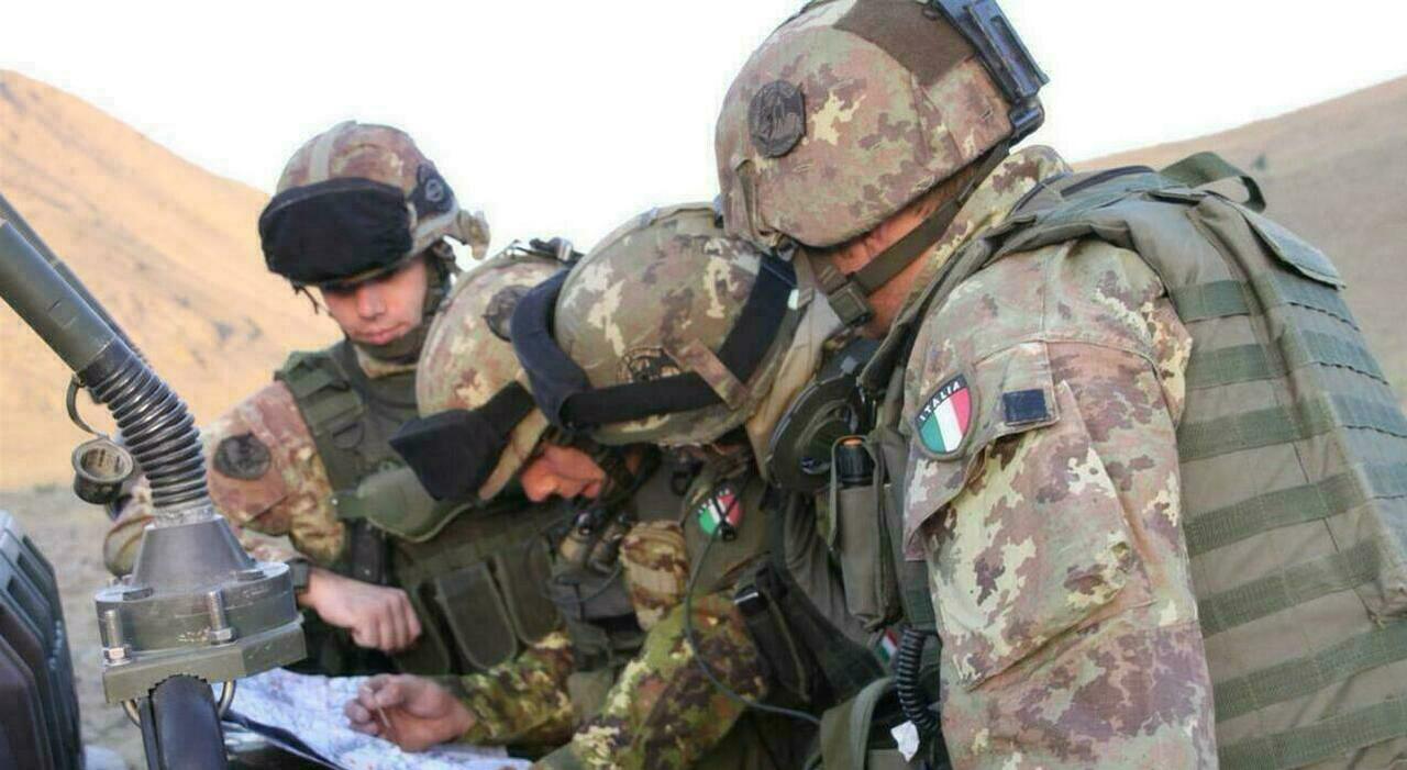 https://statics.cedscdn.it/photos/MED_HIGH/2025/10/06/9110266_06112900_leva_militare_chi_viene_chiamato_armi_guerra_fasce_eta_uomini_donne_leggo_oggi_6_10_2025.jpg