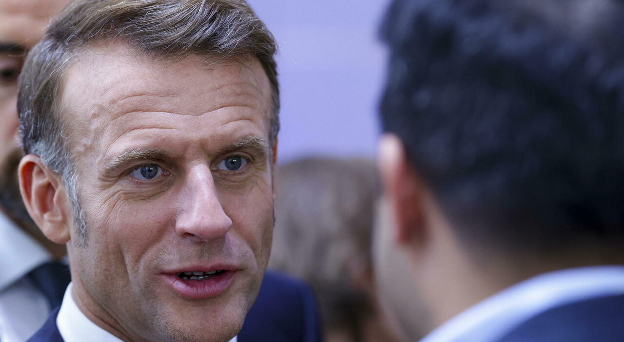https://statics.cedscdn.it/photos/MED_HIGH/2025/10/07/9112416_07113351_francia_caos_lecornu_dimette_dopo_836_minuti_macron_ultima_mossa_pressioni_voto_anticipato_oggi_7_10_2025.jpg