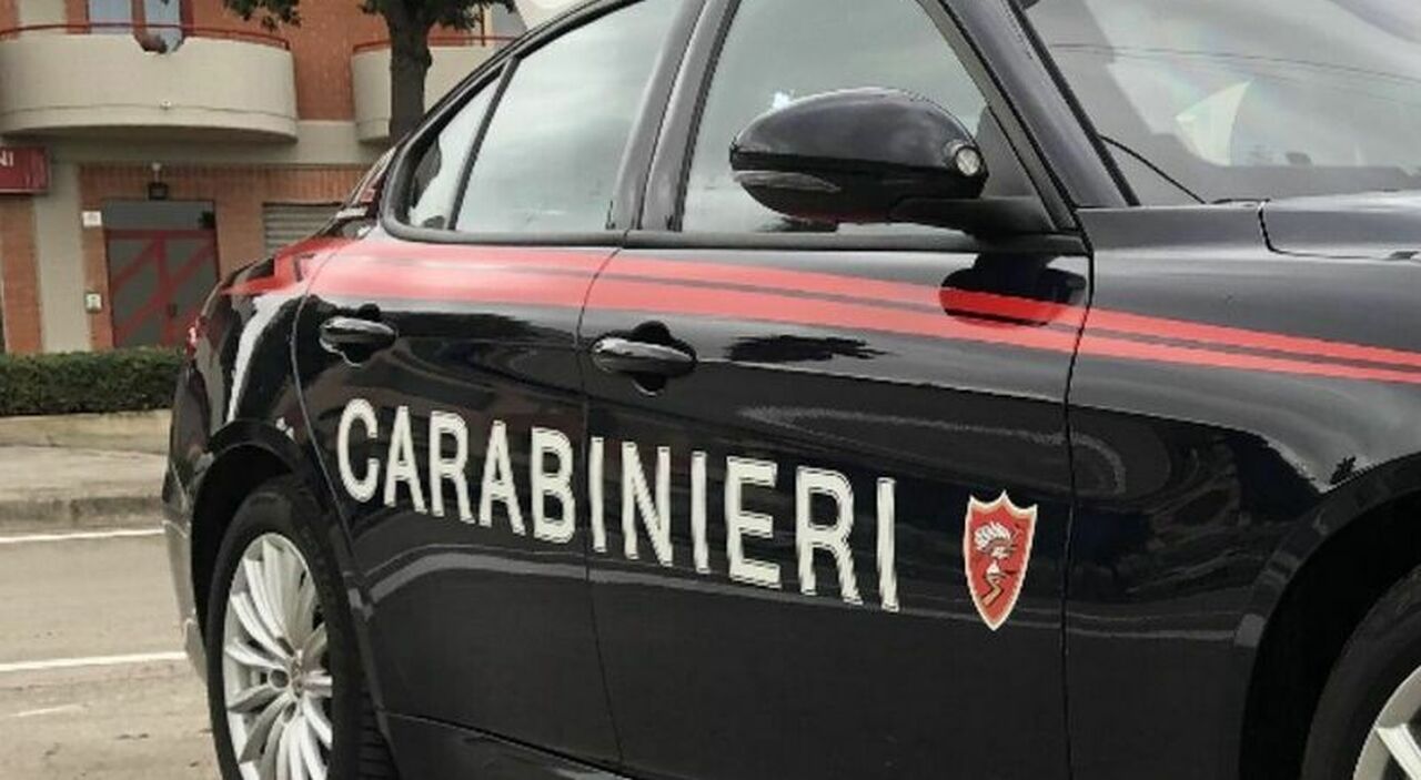 https://statics.cedscdn.it/photos/MED_HIGH/2025/10/07/9112504_07123806_rapina_centro_cagliari_piazza_yenne_armati_machete_denuncia_giovani_oggi_7_ottobre_2025.jpg