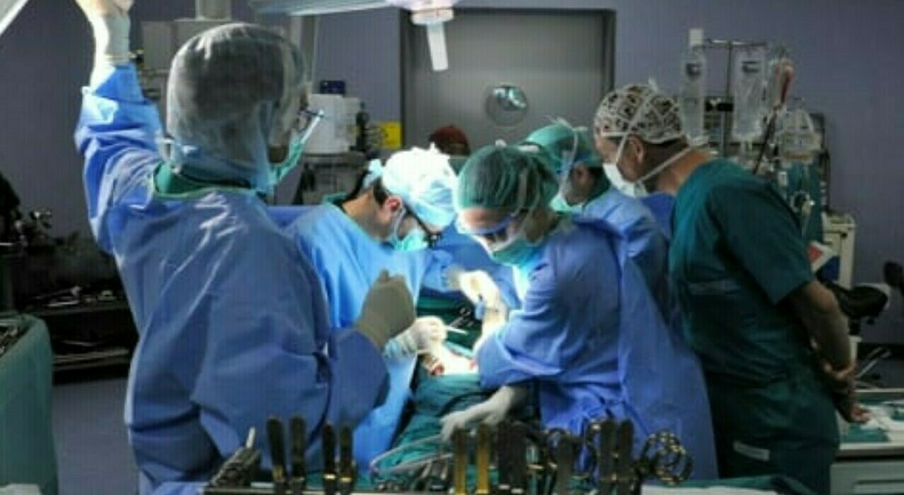 https://statics.cedscdn.it/photos/MED_HIGH/2025/10/07/9112647_07152115_tappo_esofago_ospedale_napoli.jpg