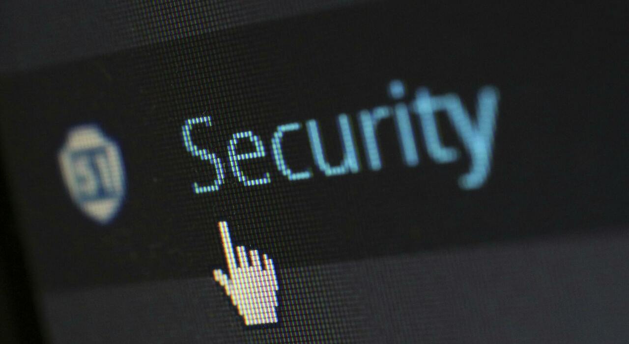 https://statics.cedscdn.it/photos/MED_HIGH/2025/10/07/9112966_07192217_security_protection_anti_virus_software_60504.jpg