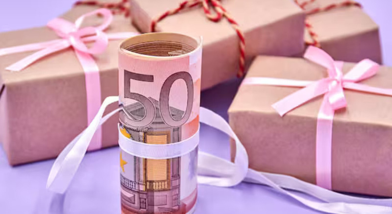 Tredicesima, busta paga più alta a Natale? Meno tasse in vista: le simulazioni