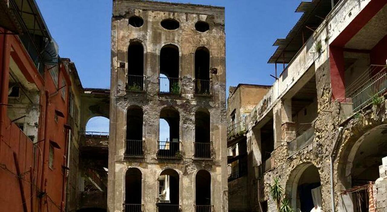 Palazzo Fienga a Torre Annunziata, da fortino del clan Gionta a luogo simbolo della legalità