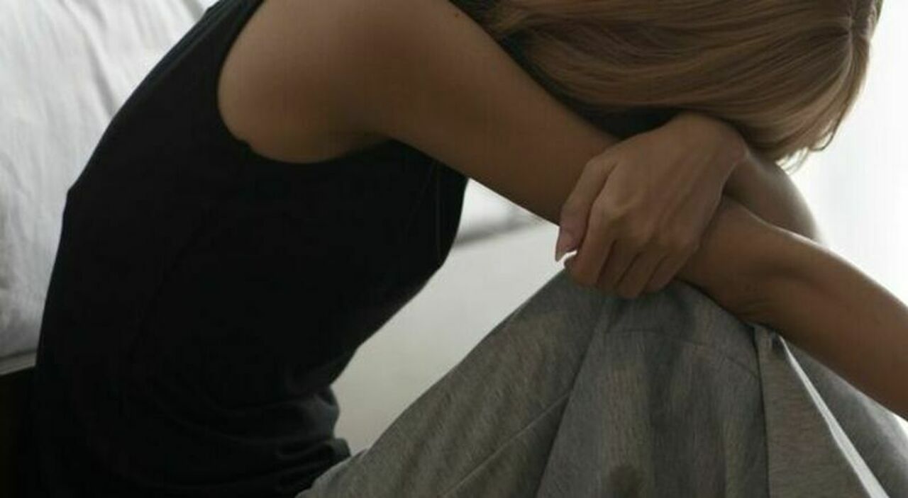«Hai del latte da prestarmi?». Ragazzo stupra una studentessa e poi aggredisce sessualmente una poliziotta dopo l