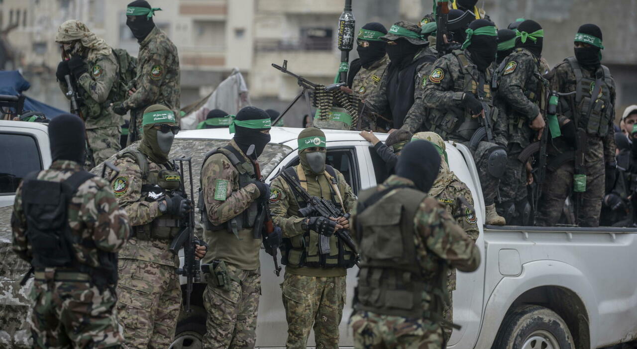 Gaza, cosa succederà dopo i negoziati? Hamas rilascerà gli ostaggi in un?unica fase. Ma si teme per la riconsegna dei morti