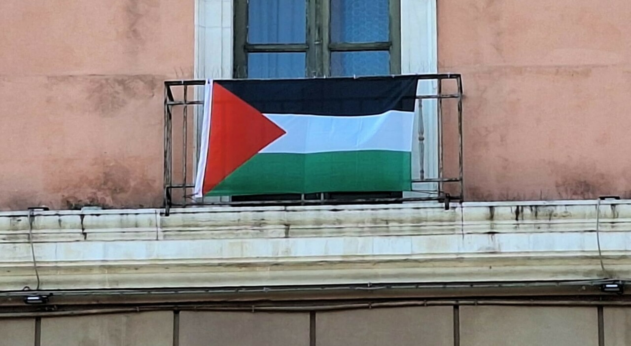 la guerra delle recensioni perch233 gli israeliani commentano con pareri negativi alcuni locali pugliesi la visita di naor meningher a matera e la battaglia sui social