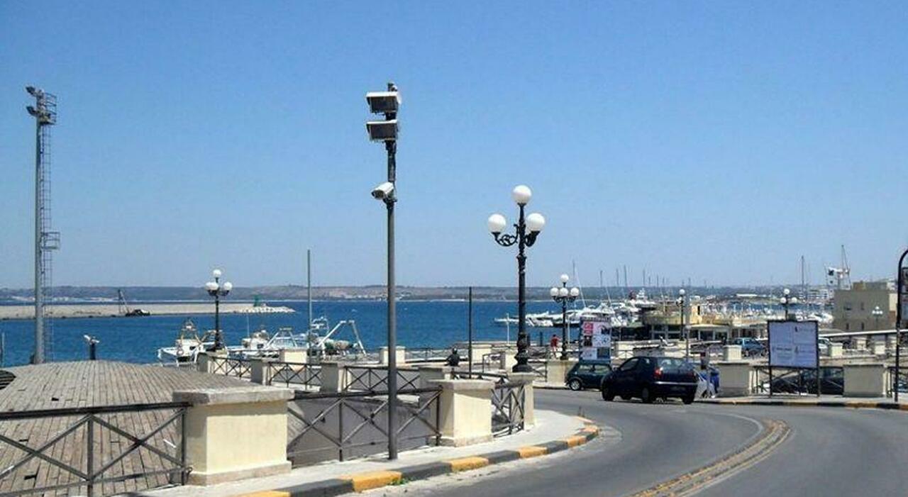 scappa da las palmas a gallipoli per sfuggire alla condanna noto ristoratore arrestato in hotel