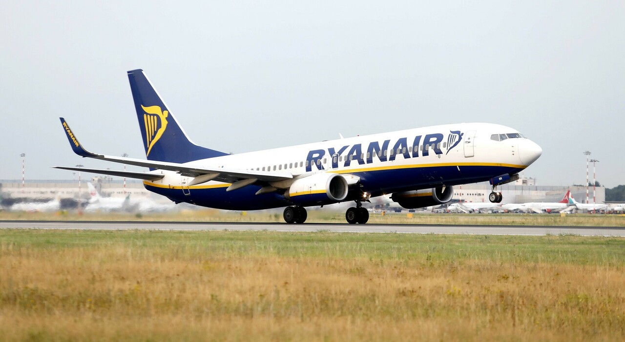 volo ryanair pisa glasgow resta senza carburante e atterra a manchester altri 6 minuti e sarebbe rimasto a secco
