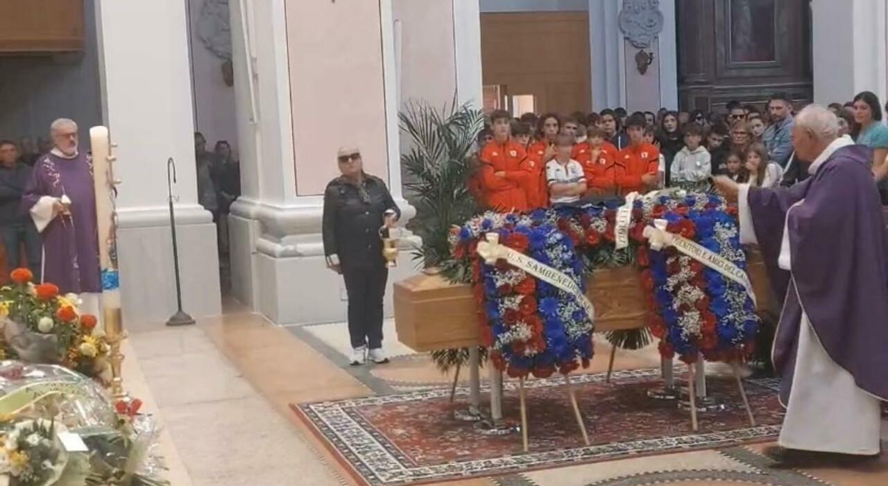 choc al cuore cos236 232 morto emidio croci ieri il funerale con i colori della samb la figlia vivi ancora dentro di noi