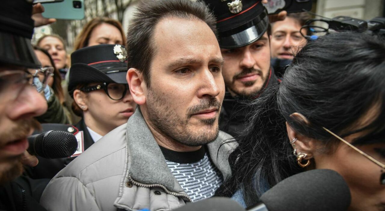 https://statics.cedscdn.it/photos/MED_HIGH/2025/10/10/9118720_10104642_garlasco_andrea_sempio_mamma_chiara_poggi.jpg