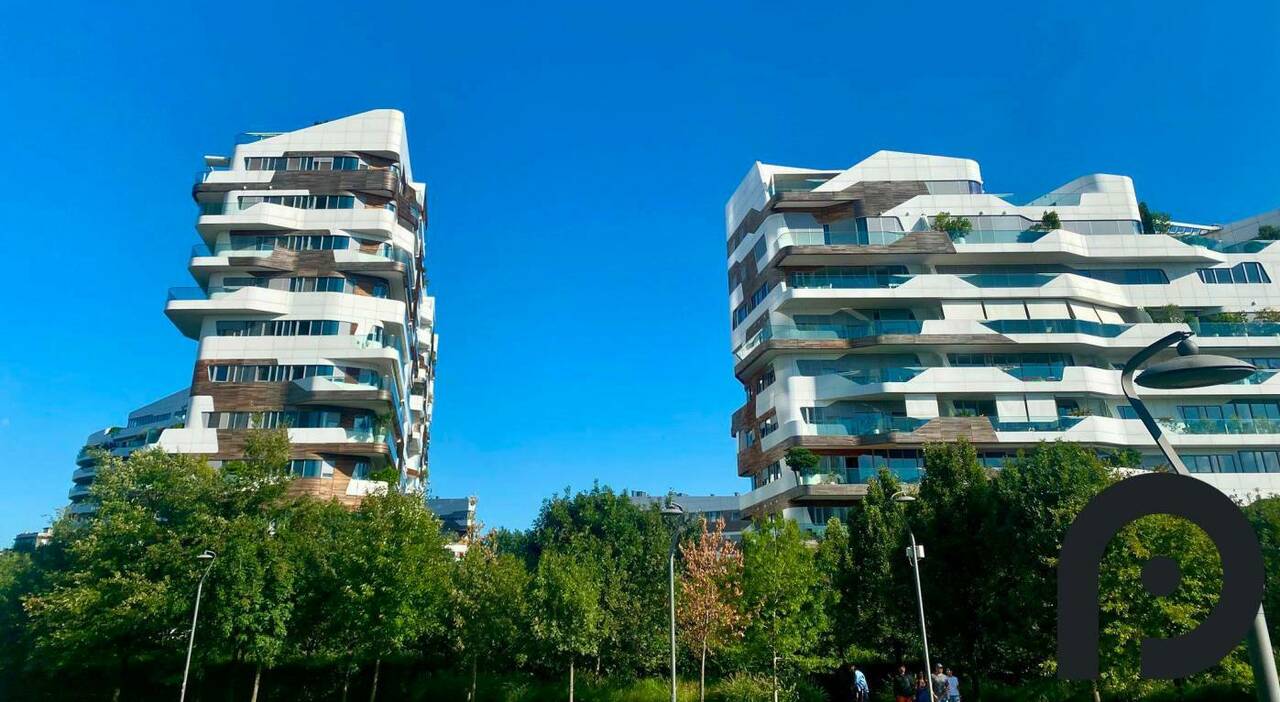 https://statics.cedscdn.it/photos/MED_HIGH/2025/10/10/9119042_10143557_annuncio_casa_online_milano_appartamento_city_life_23mila_euro_metro_quadro_oggi_10_ottobre_2025.jpg