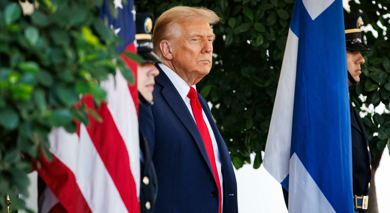 Trump: «Cina ostile, valutiamo dazi massici. Xi? Non ho più motivo di incontrarlo» Trump: «Cina ostile, valutiamo dazi massici. Xi? Non ho più motivo di incontrarlo»