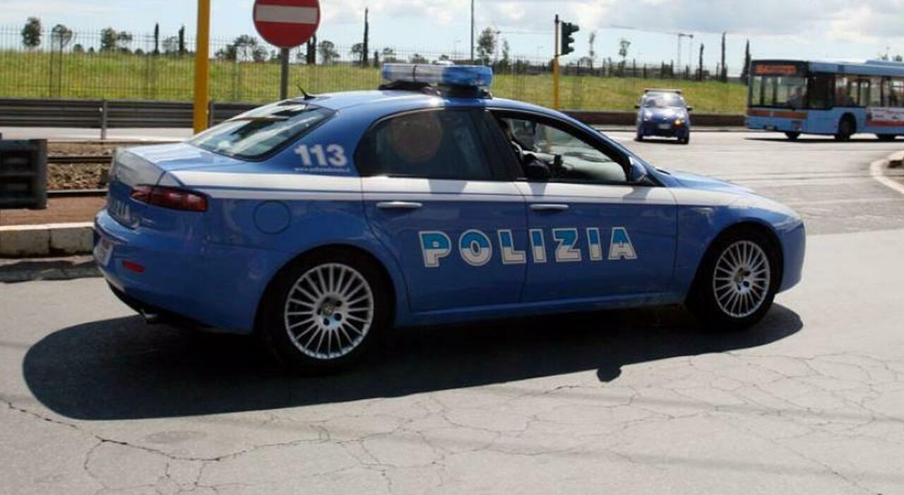 omicidio oggi a roma 39enne senegalese ucciso a coltellate in strada aggredito mentre litigava con la compagna
