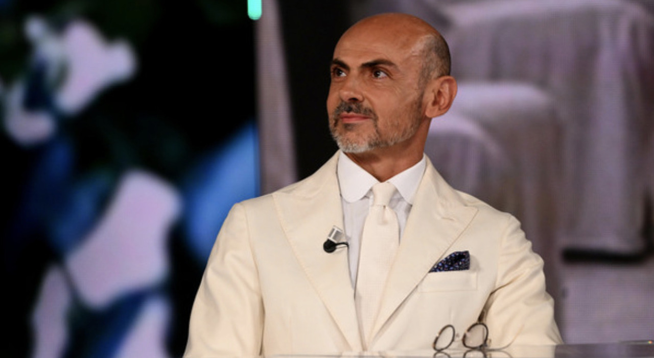 Enzo Miccio, il coming out, la morte del compagno e il desiderio di avere figli: «Mi chiamavano Erode, ma è una cosa che mi manca»