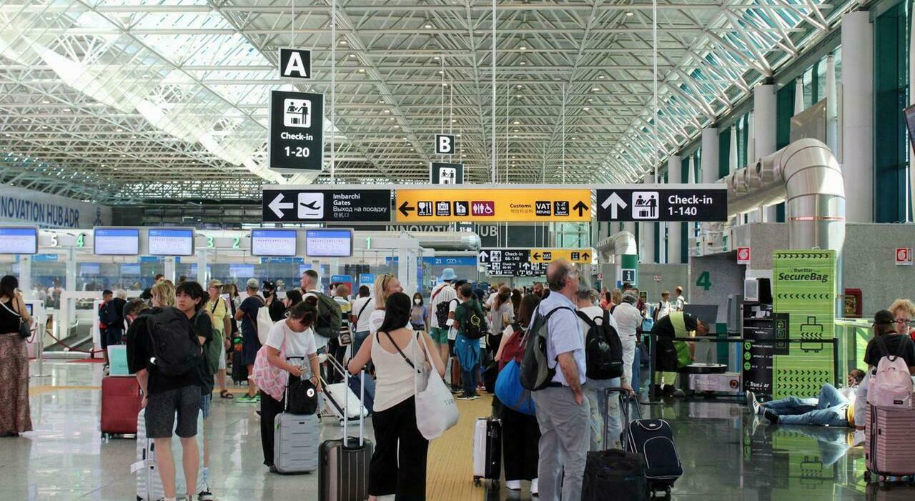 Aeroporti, dal 12 ottobre cambiano le regole per i voli in Europa: cos