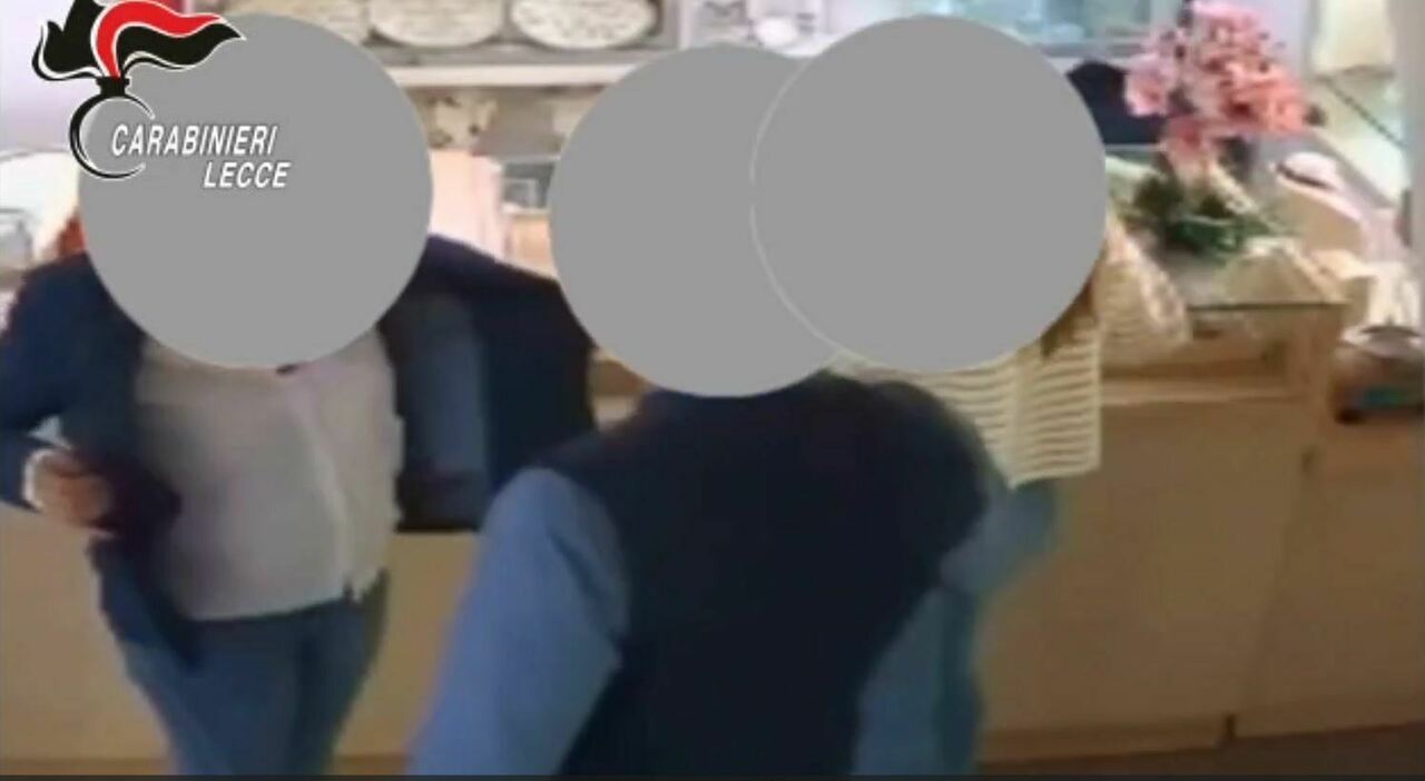 si fingono clienti furto in gioielleria nel salento arrestate due donne possibili precedenti in tutta italia