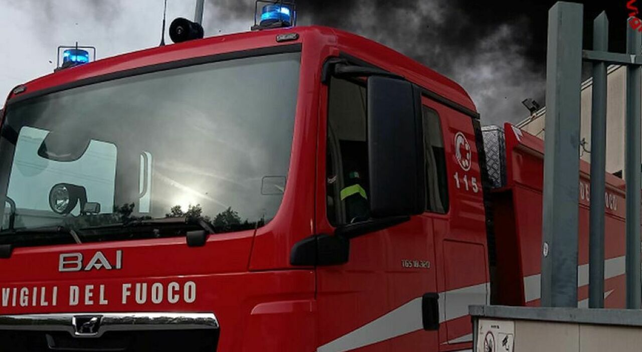 https://statics.cedscdn.it/photos/MED_HIGH/2025/10/11/9121321_11211658_incendio_san_pietro_veronotico_morti_anziano_badante_oggi_11_10_2025.jpg