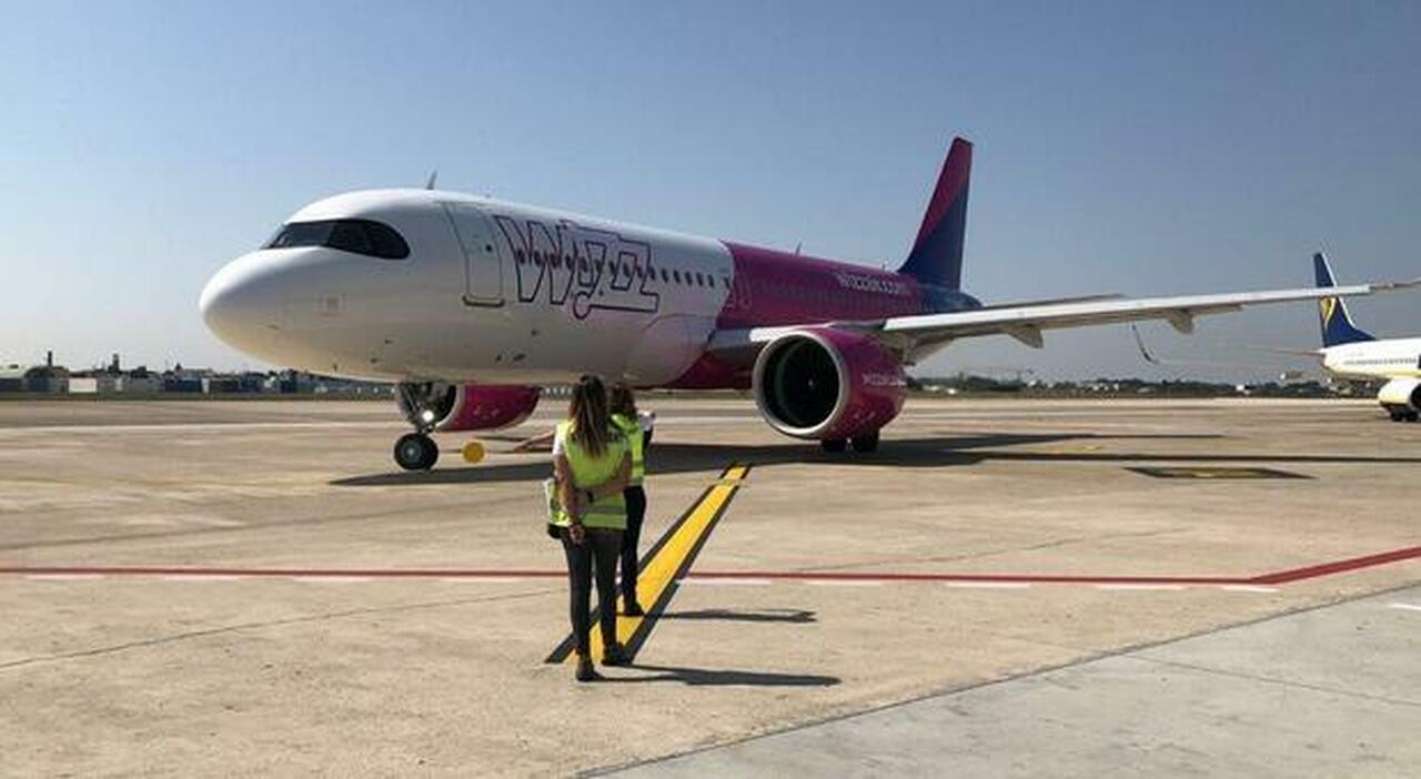 Collegamenti aerei in tilt: voli fantasma e tratte spostate, monta la protesta in Puglia