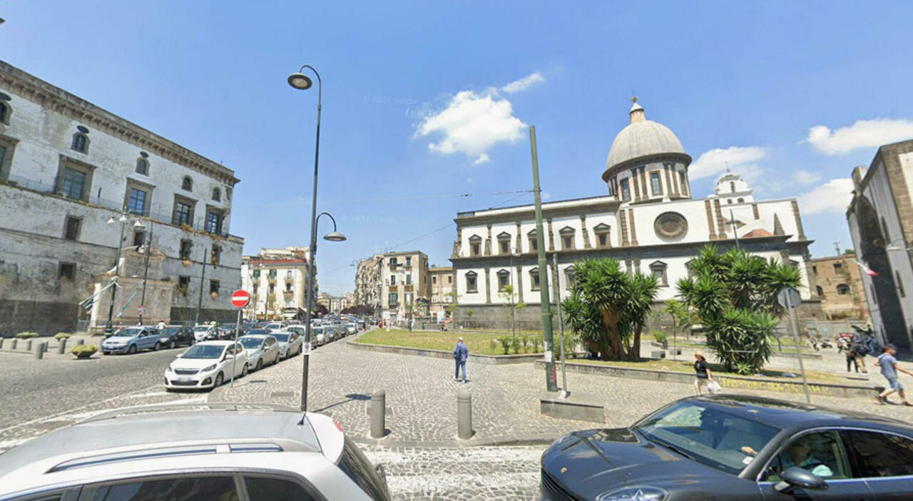 https://statics.cedscdn.it/photos/MED_HIGH/2025/10/12/9122840_12181512_donna_violentata_napoli_stupratore_bloccato_passanti_oggi_12_10_2025.jpg