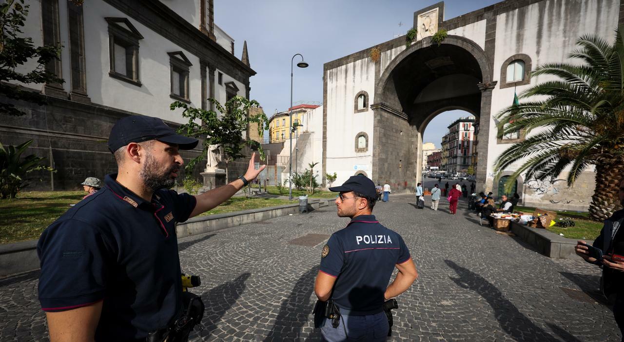 Napoli, violenta una donna bloccato dai passanti. La vittima: sono angeli