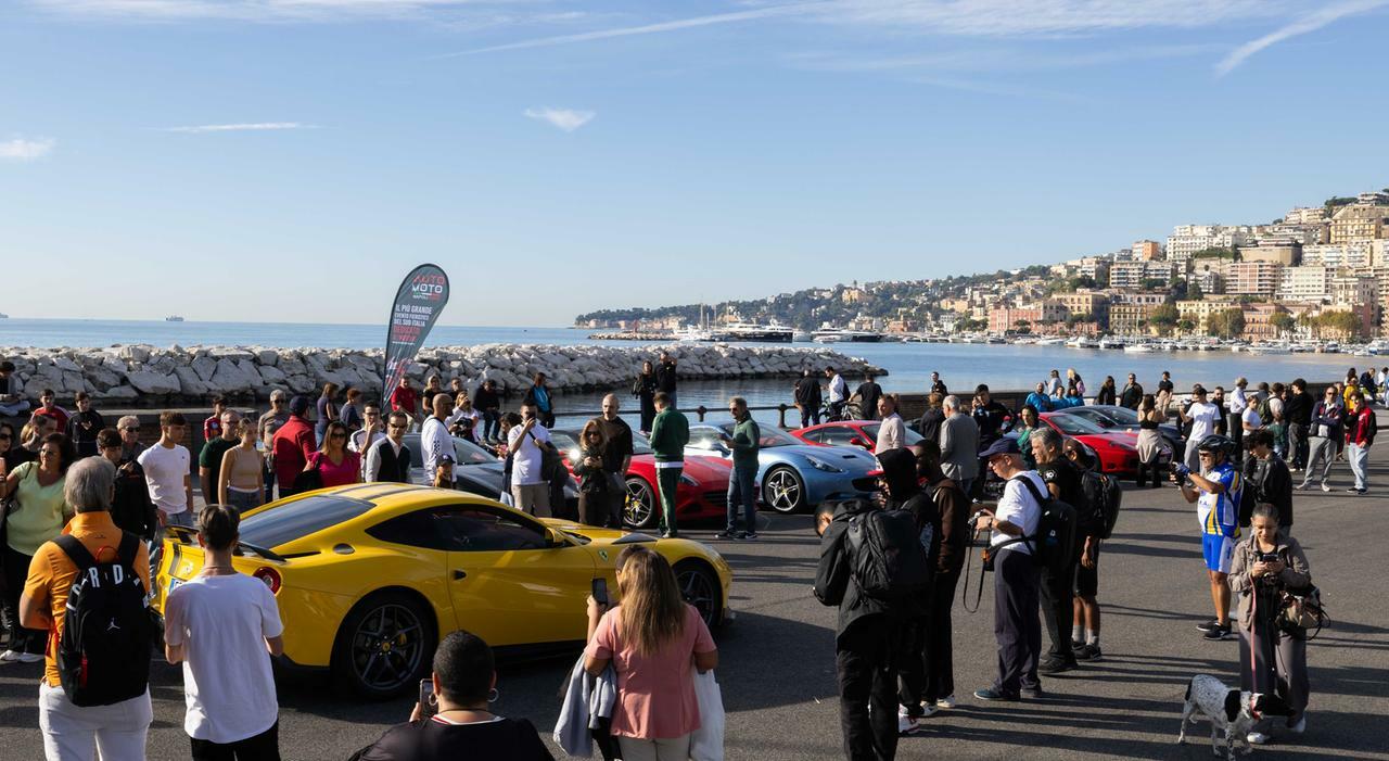 Lungomare, ecco le supercar: «Rapiti dal fascino dei bolidi»