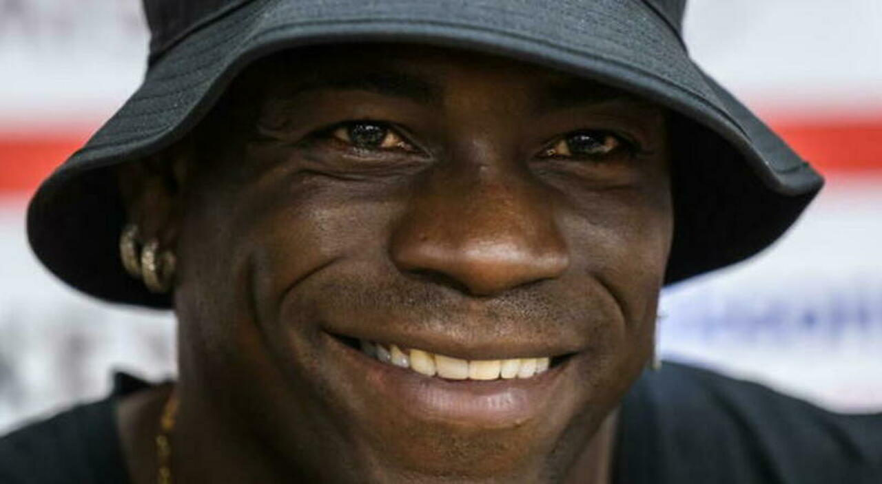 https://statics.cedscdn.it/photos/MED_HIGH/2025/10/13/9124423_13125618_balotelli_intervista_juve_milan_cosa_ha_detto_oggi_13_10_2025.jpg
