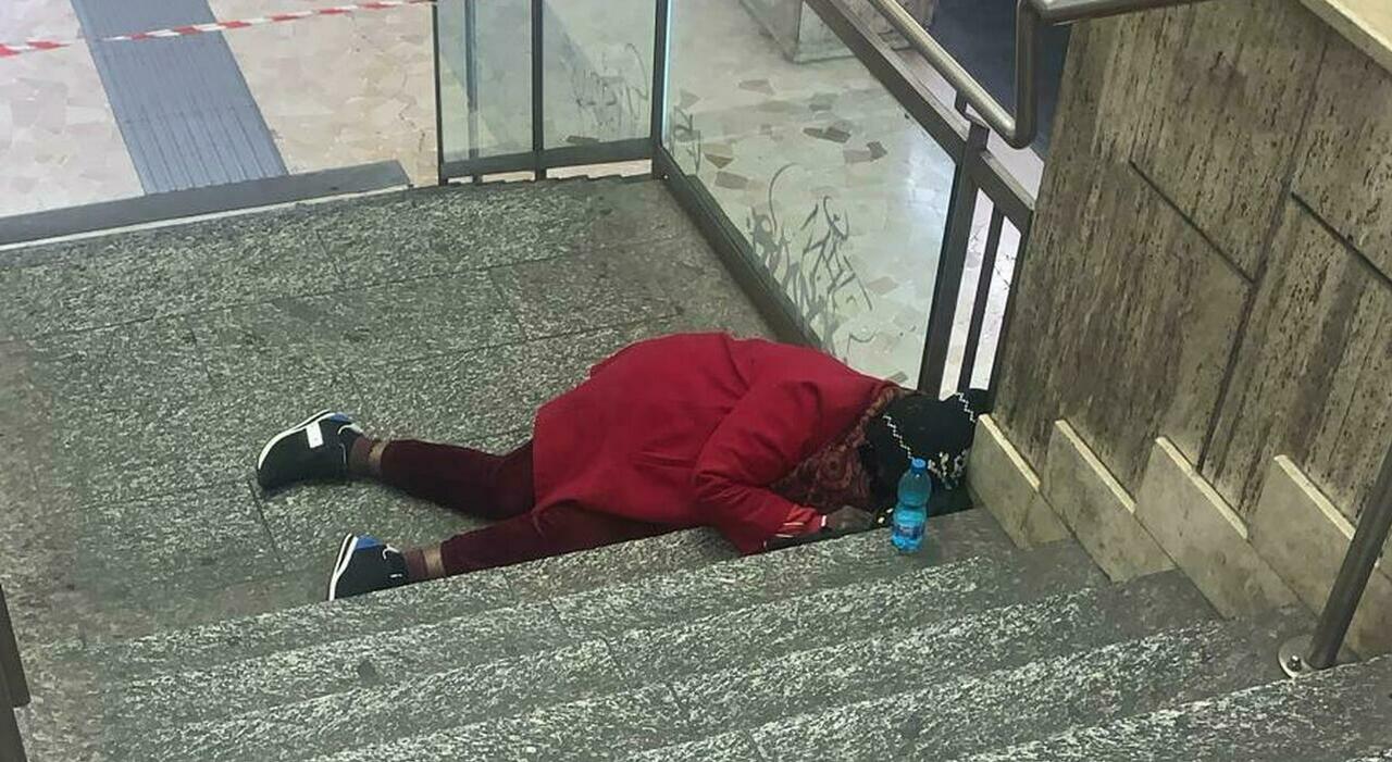 https://statics.cedscdn.it/photos/MED_HIGH/2025/10/13/9124510_13141506_caduta_scale_morto.jpg