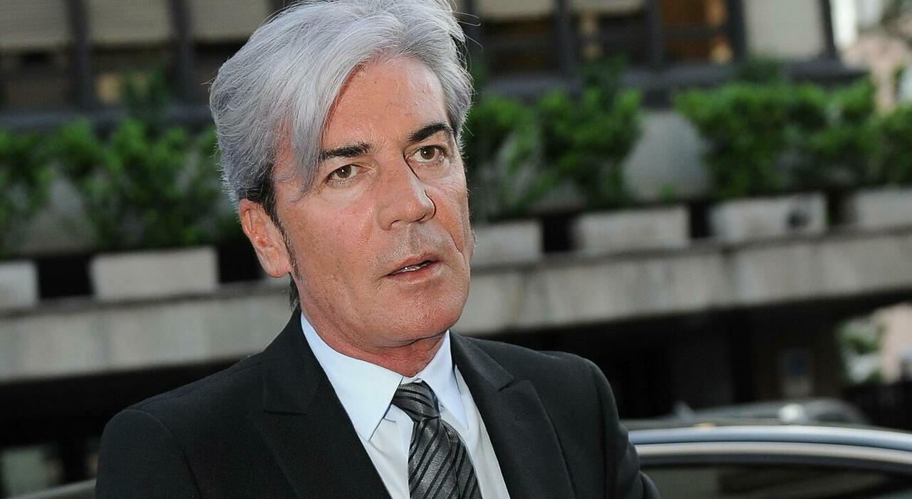 https://statics.cedscdn.it/photos/MED_HIGH/2025/10/13/9124734_13174332_cesare_paciotti_funerali_civitanova_marche_oggi_13_10_2025.jpg