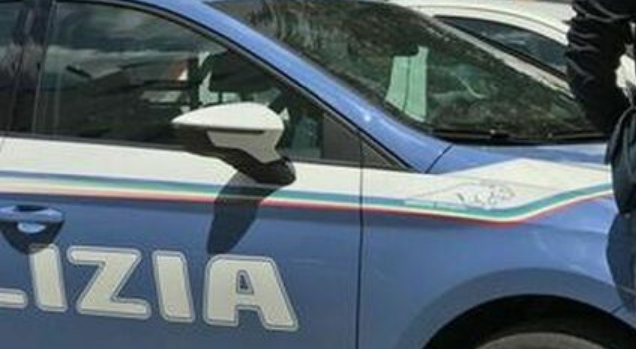Donna accoltellata dall