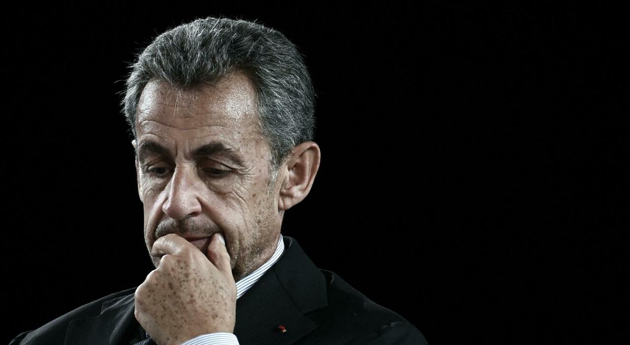 https://statics.cedscdn.it/photos/MED_HIGH/2025/10/13/9124800_13184017_sarkozy_prigione_21_ottobre_ricorso_evitare_carcere_oggi_13_10_2025.jpg
