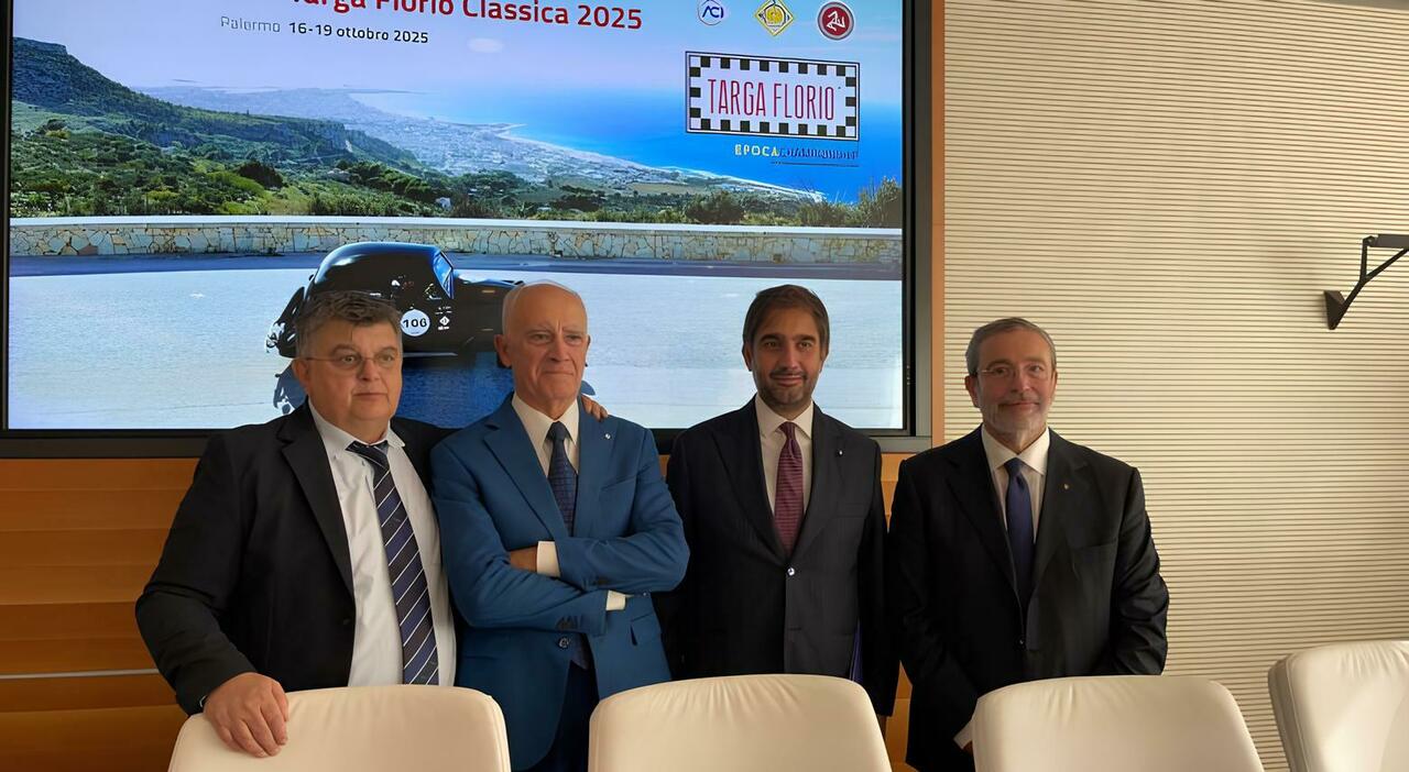 Da sinistra l sub-commissario Giovanni Tombolato, il Commissario Straordinario ACI, Tullio Del Sette, il presidente eletto Geronimo La Russa ed il Presidente dell&rsquo;Automobile Club di Palermo Angelo Pizzuto