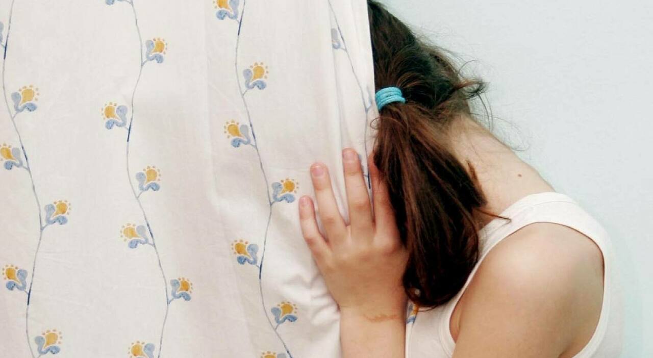 https://statics.cedscdn.it/photos/MED_HIGH/2025/10/14/9126521_14115910_violenza_sessuale_abusi_minori_ansa.jpg