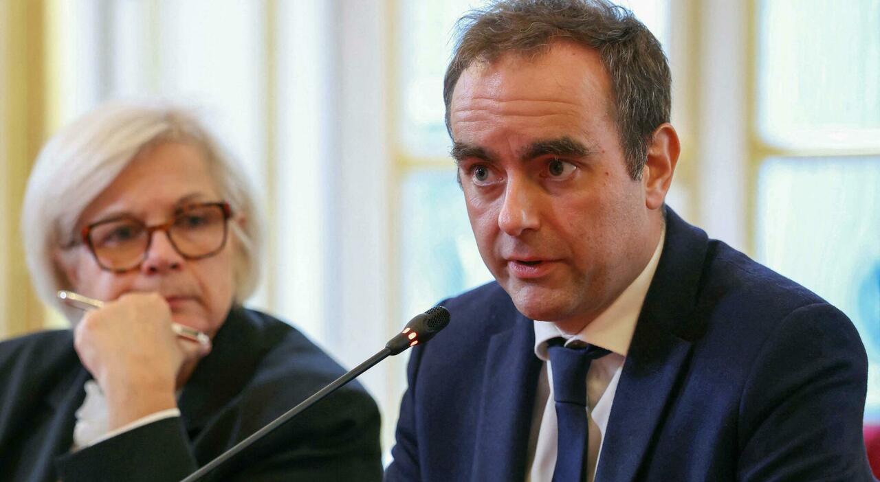 Francia, Lecornu annuncia in Parlamento: «Sospesa la riforma delle pensioni fino alle presidenziali» Francia, Lecornu annuncia in Parlamento: «Sospesa la riforma delle pensioni fino alle presidenziali»