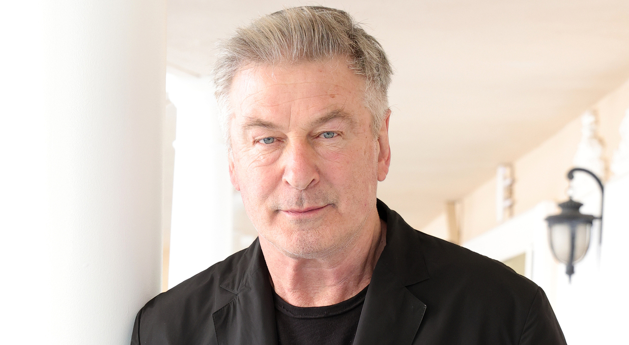 alec baldwin si schianta contro un albero ho distrutto l auto di mia moglie un camion enorme mi ha tagliato la strada