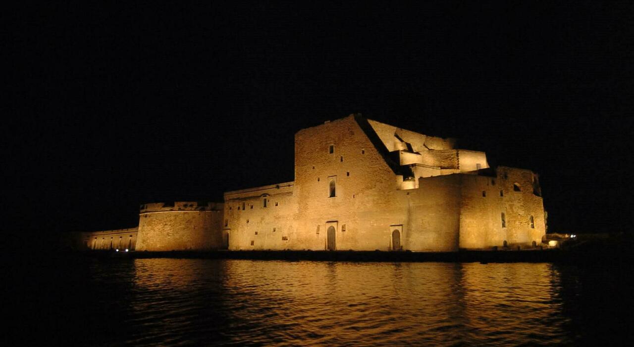 La Soprintendenza rassicura: «Per il Castello Alfonsino il prossimo passo sono illuminazione artistica e allarme» La Soprintendenza rassicura: «Per il Castello Alfonsino il prossimo passo sono illuminazione artistica e allarme»
