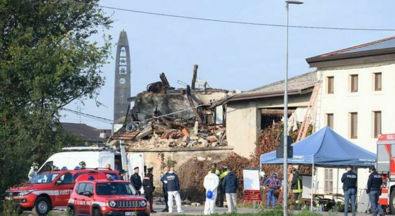 Esplosione a Verona, tra i feriti due carabinieri pugliesi. Il padre del salentino: «Vivo per miracolo» Esplosione a Verona, tra i feriti due carabinieri pugliesi. Il padre del salentino: «Vivo per miracolo»