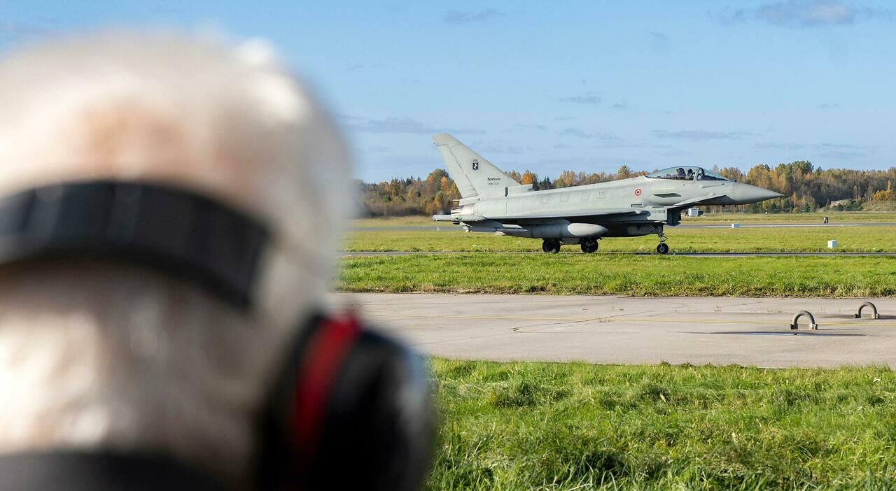 Guerra, Germania schiera Eurofighter in Polonia e investe 10 miliardi in droni: «Reagiremo con decisione a minacce dalla Russia»