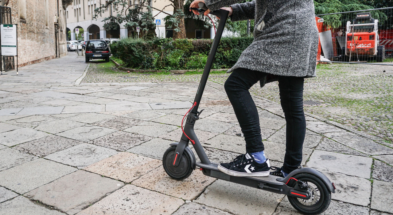 biciclette elettriche e monopattini per 7 persone su 10 serve la patente