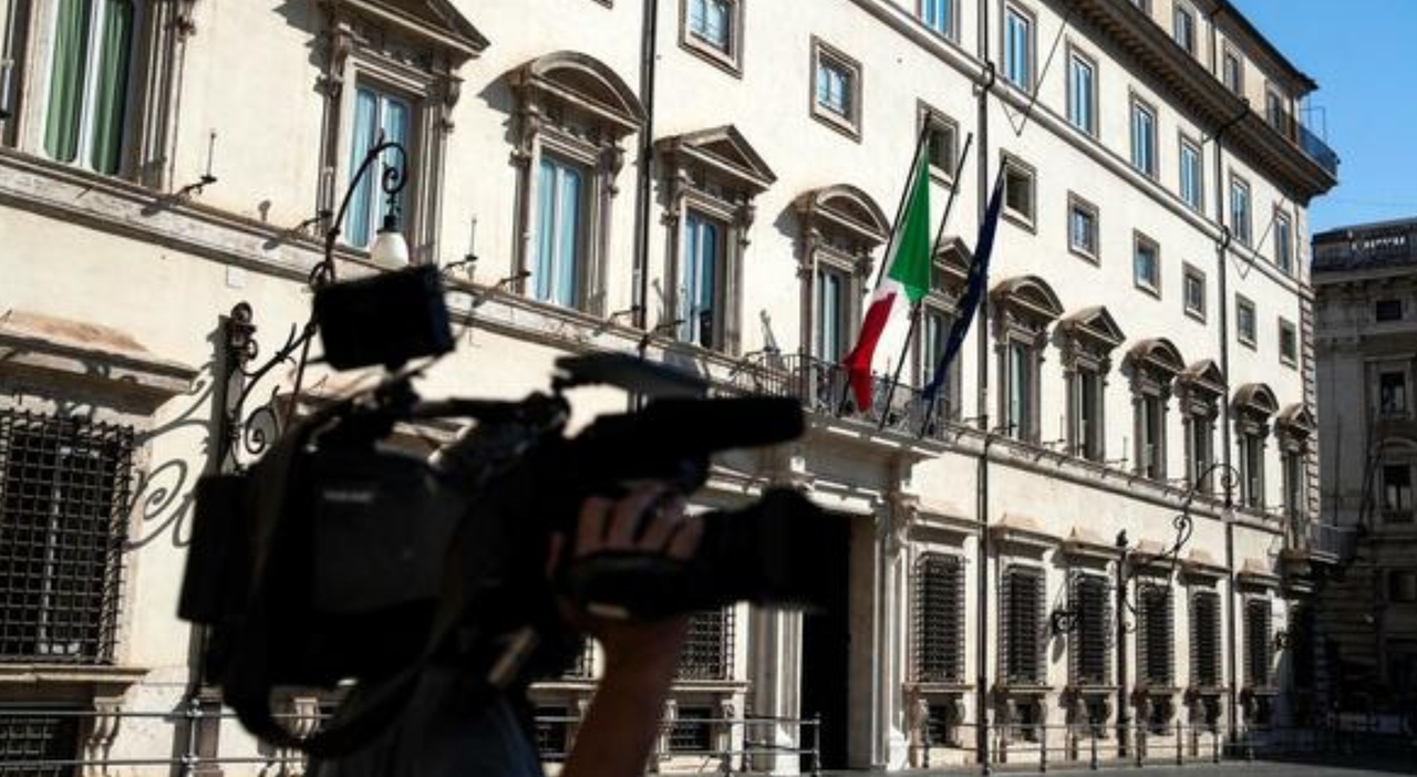 https://statics.cedscdn.it/photos/MED_HIGH/2025/10/16/9130772_16113100_manovra_pensione_eta_pensionabile_chi_escluso_cosa_cambia_oggi_16_10_2025.jpg