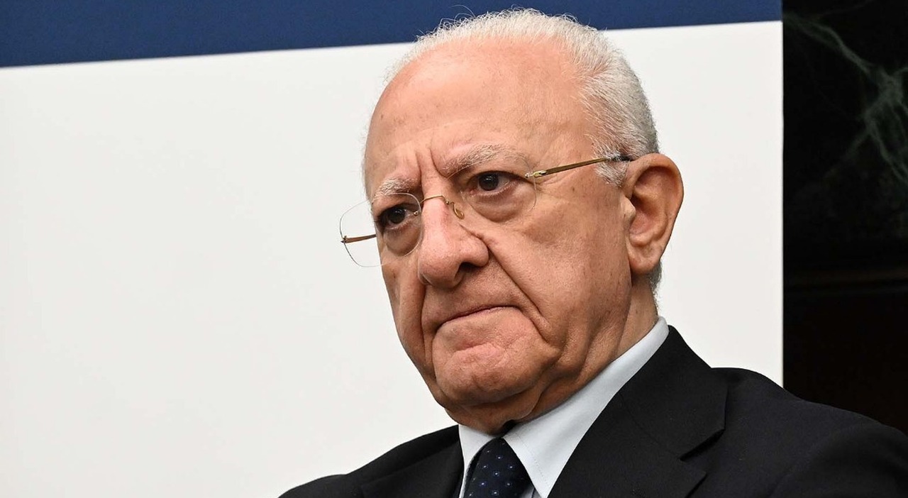 De Luca a Bagnoli: «Continuo a controllare. A capotavola ci sono sempre io» De Luca a Bagnoli: «Continuo a controllare. A capotavola ci sono sempre io»
