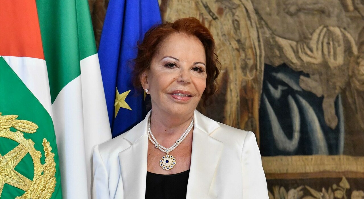 https://statics.cedscdn.it/photos/MED_HIGH/2025/10/16/9131117_16163644_lella_golfo_2_.jpg