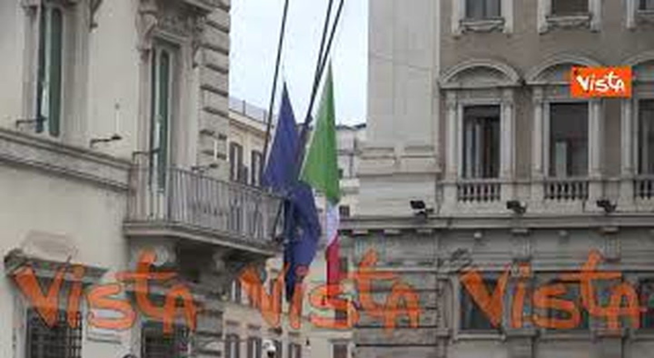 https://statics.cedscdn.it/photos/MED_HIGH/2025/10/17/9132998_poster.jpg