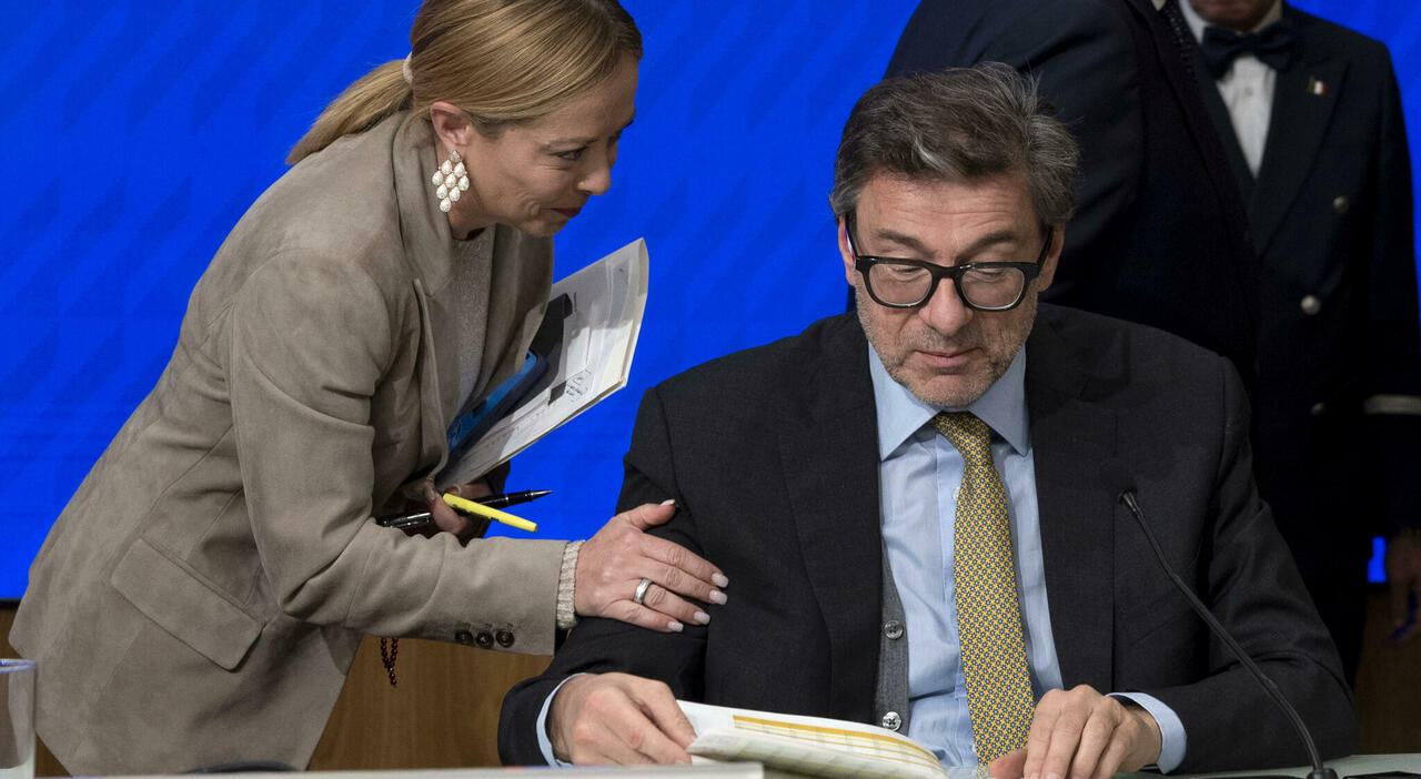 Pensioni, aumenti con la Manovra: gli importi, le simulazioni (e come si andrà dal 2027) Pensioni, aumenti con la Manovra: gli importi, le simulazioni (e come si andrà dal 2027)