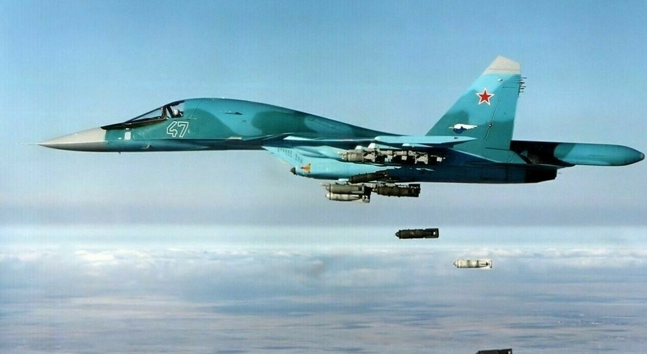 Caccia russo abbattuto per errore dalle forze di Mosca, tentavano di intercettare droni ucraini in Crimea Caccia russo abbattuto per errore dalle forze di Mosca, tentavano di intercettare droni ucraini in Crimea