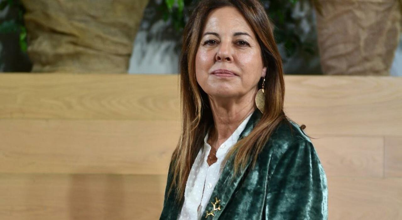 La biologa leccese Daniela De Donno: «I miei anni con Jane Goodall, l?etologa britannica
che dialogava con gli scimpanzè». L La biologa leccese Daniela De Donno: «I miei anni con Jane Goodall, l?etologa britannica
che dialogava con gli scimpanzè». L