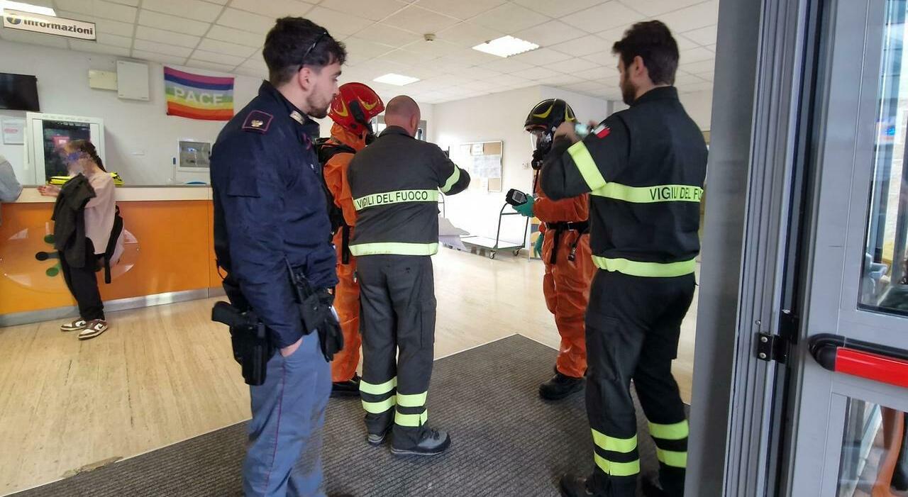 incubo spray urticante al podesti raffica di malori evacuata tutta la scuola caccia all autore del gesto sconsiderato