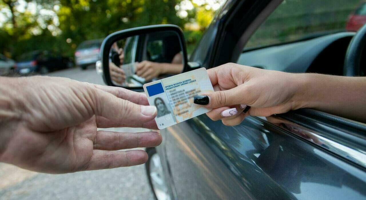 https://statics.cedscdn.it/photos/MED_HIGH/2025/10/18/9134876_18113931_bonus_patenti_soldi_come_richiedere.jpg