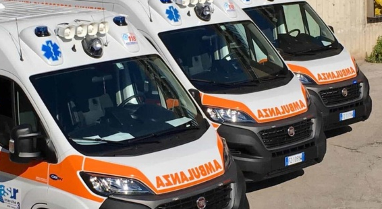 https://statics.cedscdn.it/photos/MED_HIGH/2025/10/18/9135383_18214624_donna_arresto_cardiaco_morta_durante_soccorsi_familiari_aggrediscono_118_no_medico_ambulanza_foggia_oggi_18_10_2025.jpg
