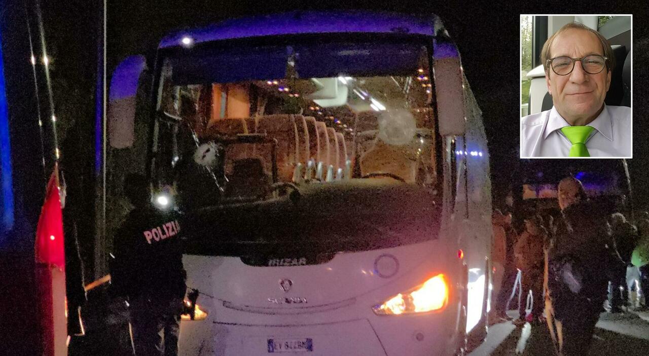 Autista del pullman ucciso, indagine per omicidio volontario: caccia ai colpevoli. Analisi dei filmati e ...